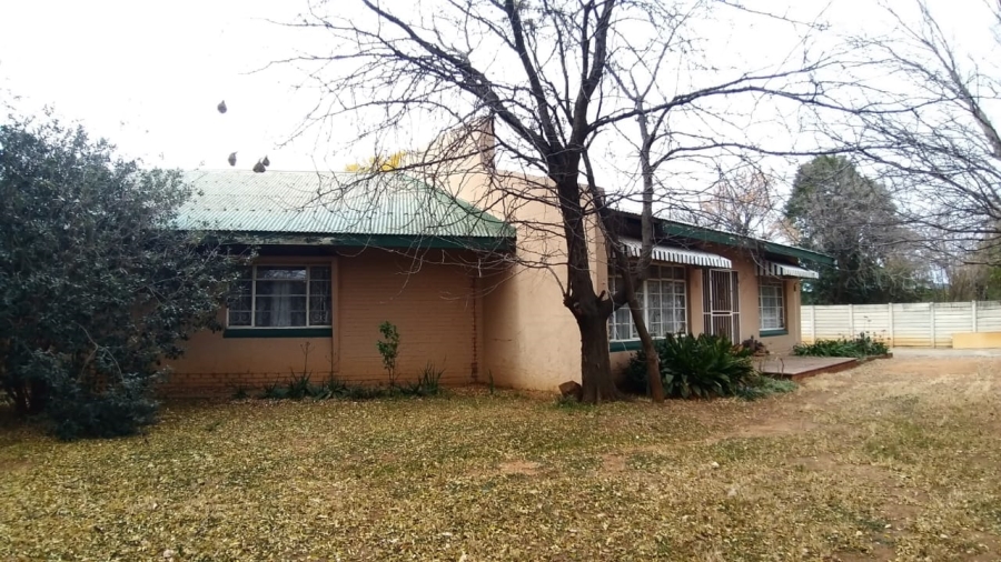 4 Bedroom Property for Sale in Hennenman Free State